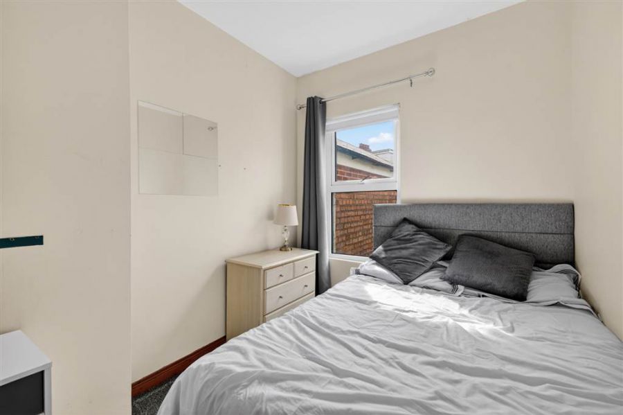 3 Sandhurst Gardens