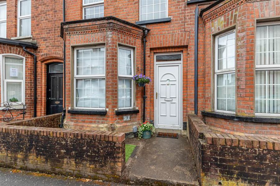 3 Sandhurst Gardens