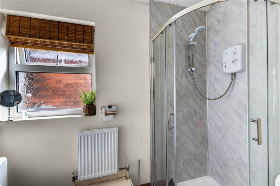 3 Sandhurst Gardens