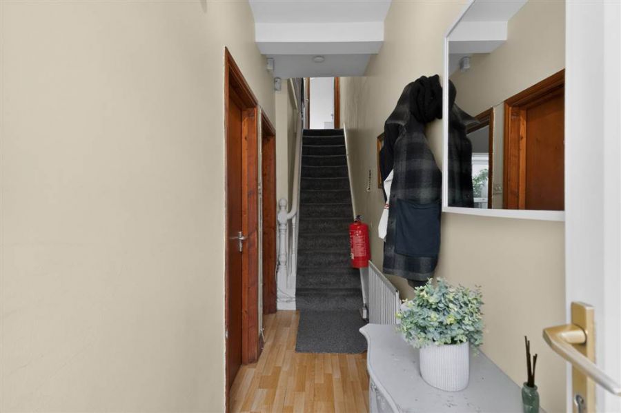 3 Sandhurst Gardens