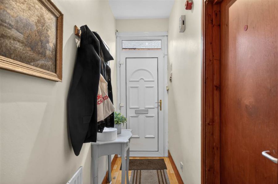 3 Sandhurst Gardens