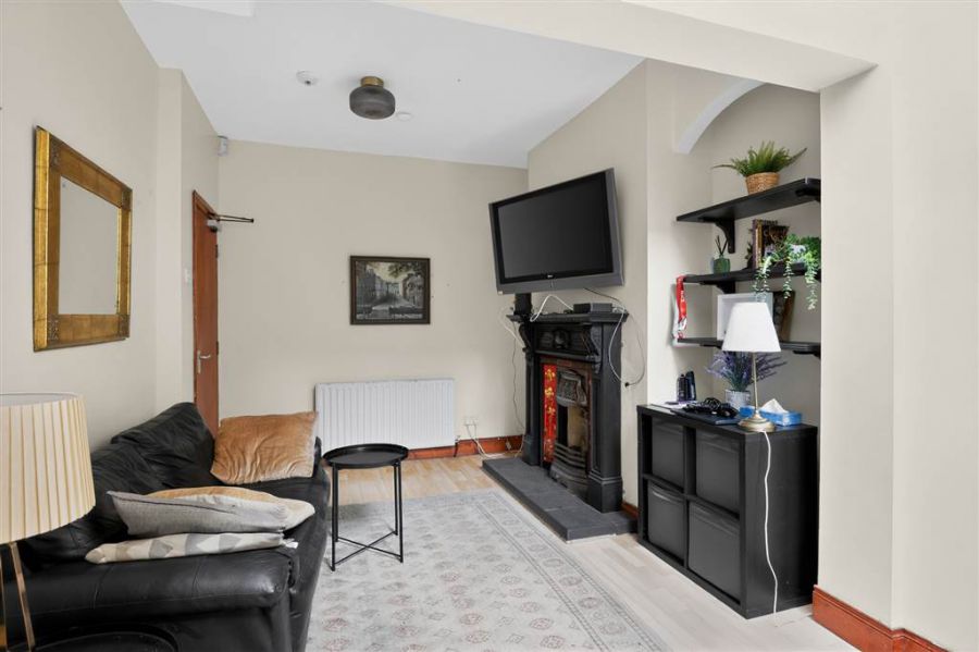 3 Sandhurst Gardens