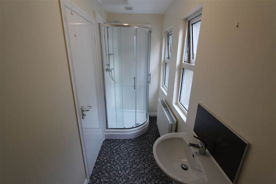 1 Sandhurst Gardens