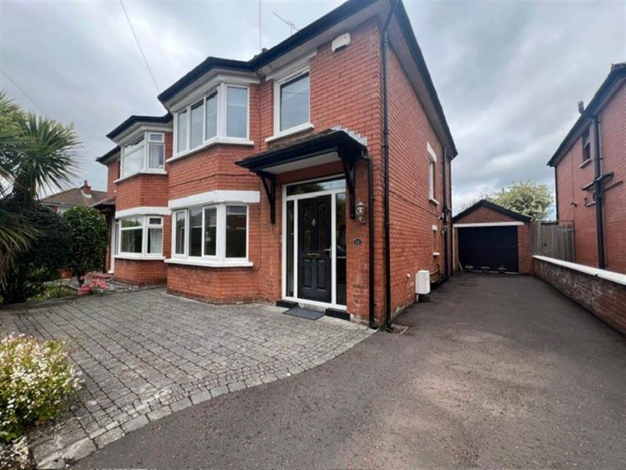12 Cricklewood Park
