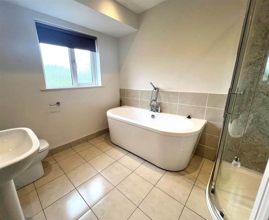 12 Cricklewood Park