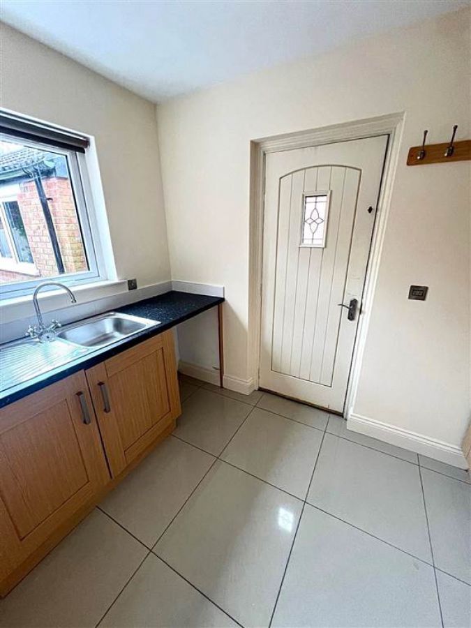 12 Cricklewood Park