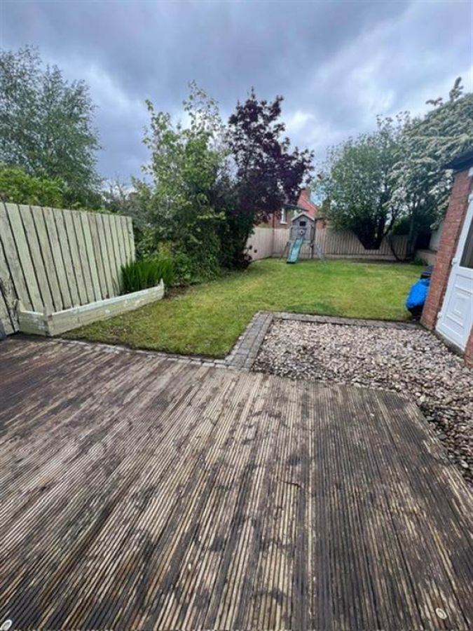 12 Cricklewood Park