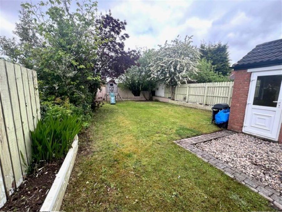 12 Cricklewood Park