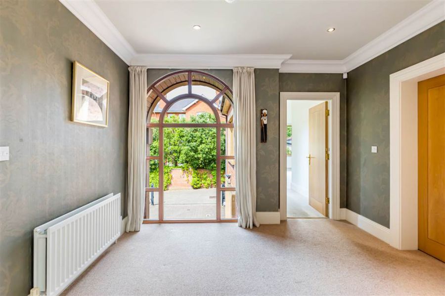27a Deramore Park