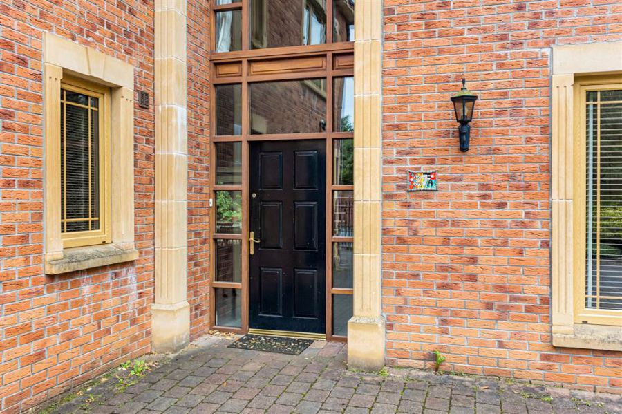 27a Deramore Park