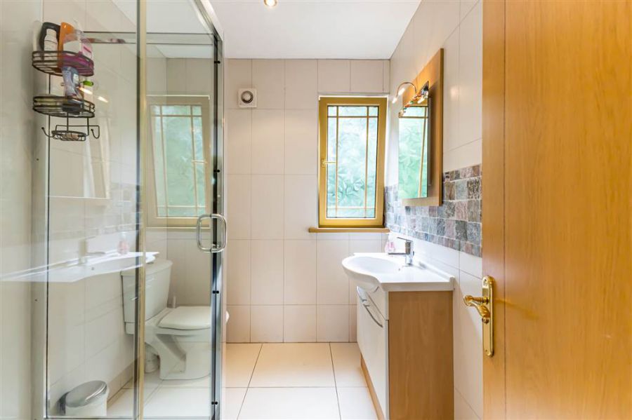 27a Deramore Park