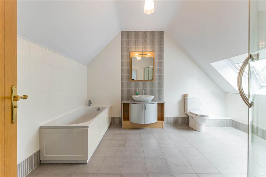 27a Deramore Park