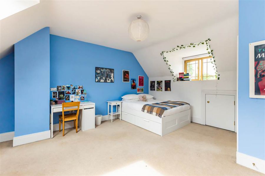 27a Deramore Park
