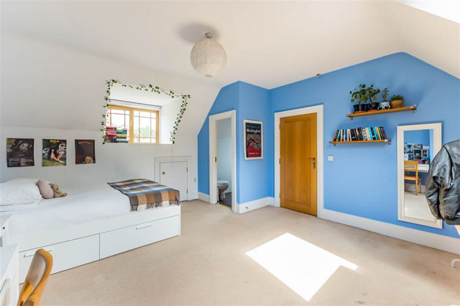 27a Deramore Park