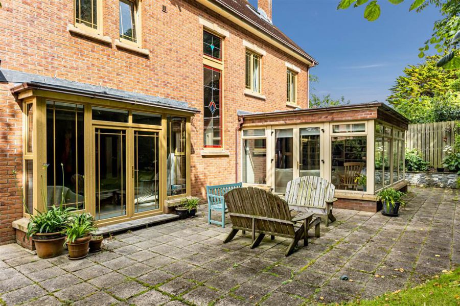 27a Deramore Park