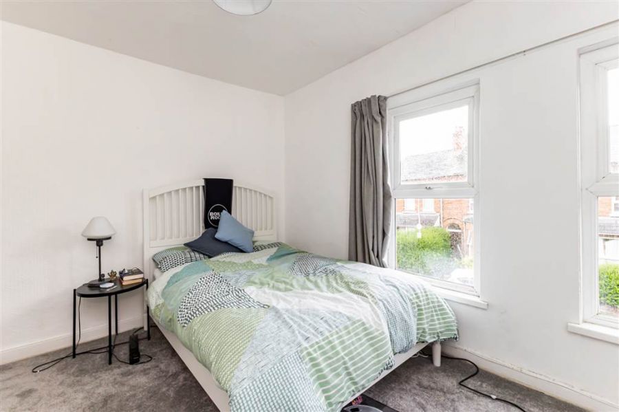 42 St Albans Gardens