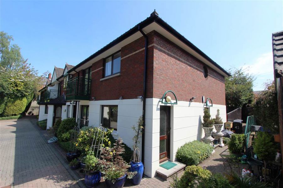Apt 44 Ashleigh Manor,windsor avenue, BT9 6JY