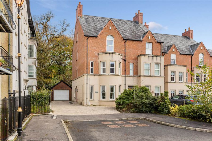 8 Danesfort Park North