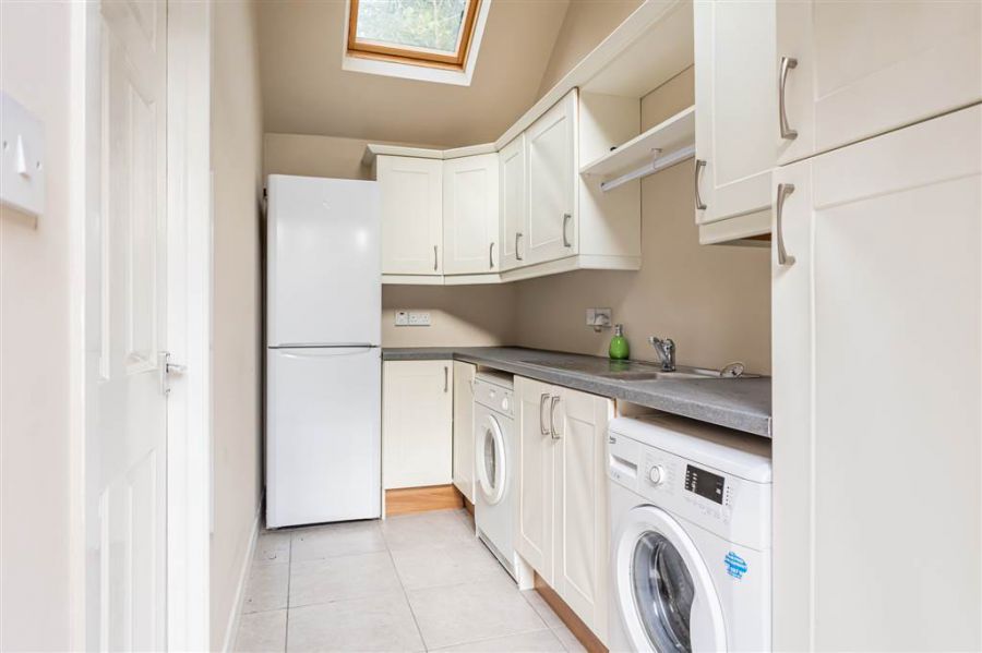 8 Danesfort Park North