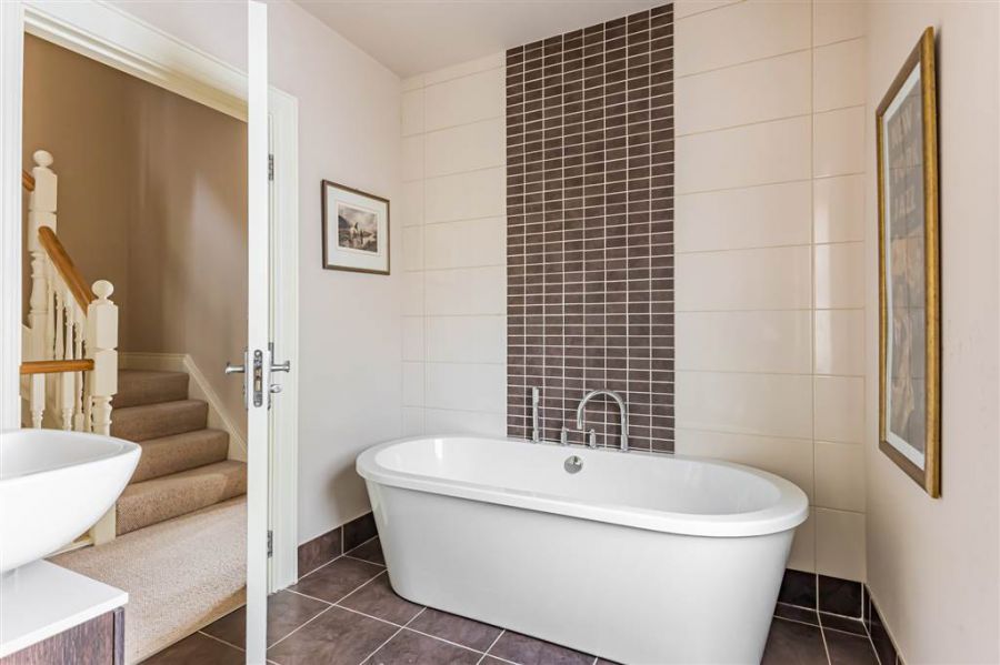 8 Danesfort Park North