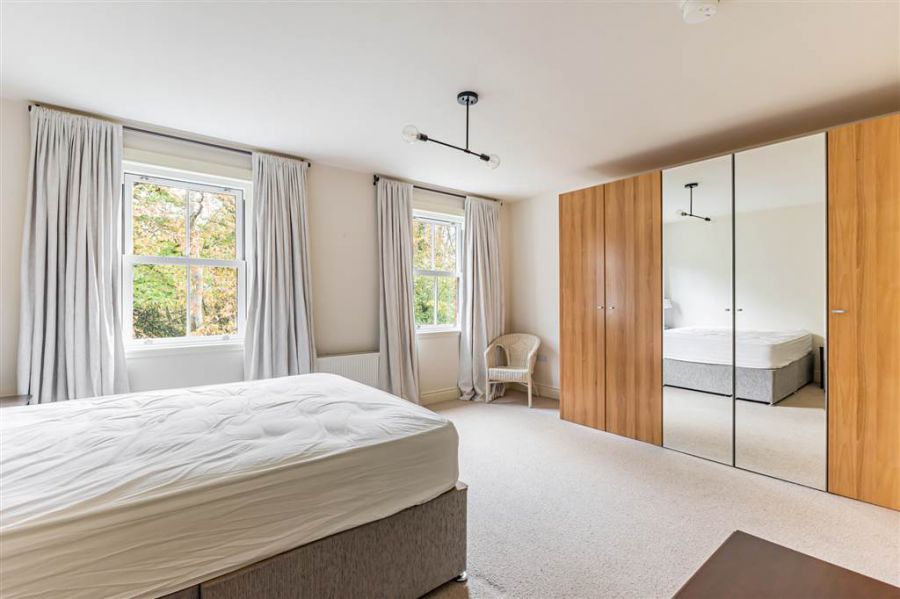 8 Danesfort Park North