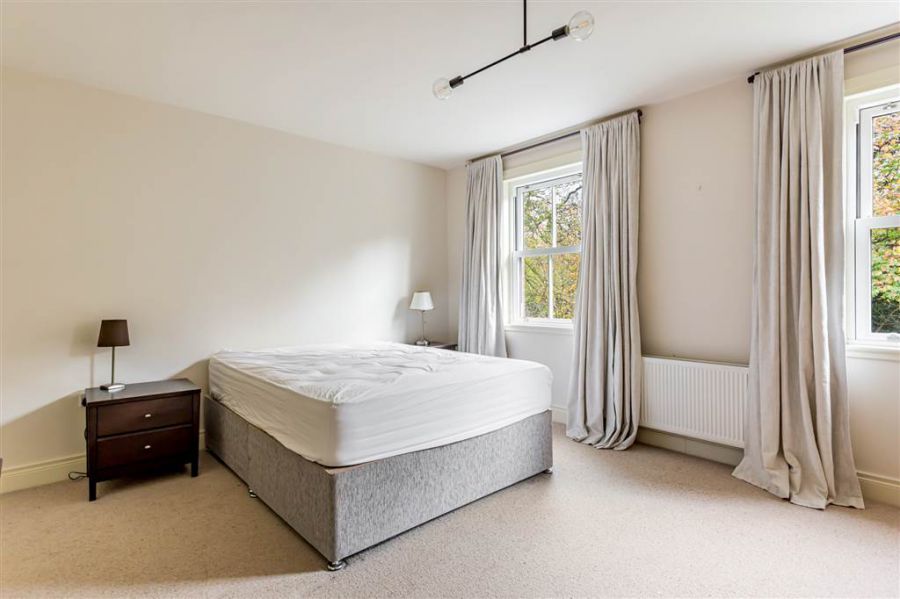 8 Danesfort Park North