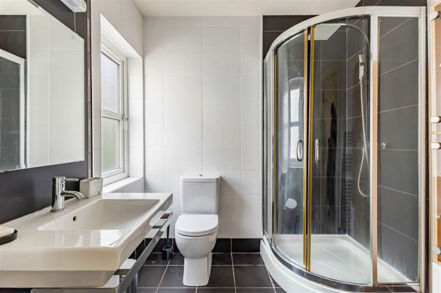 8 Danesfort Park North