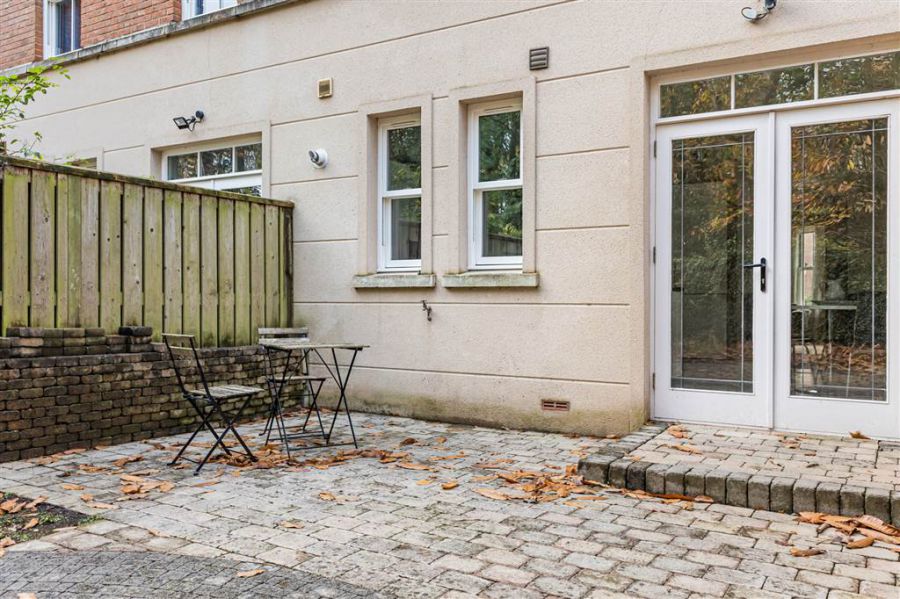 8 Danesfort Park North