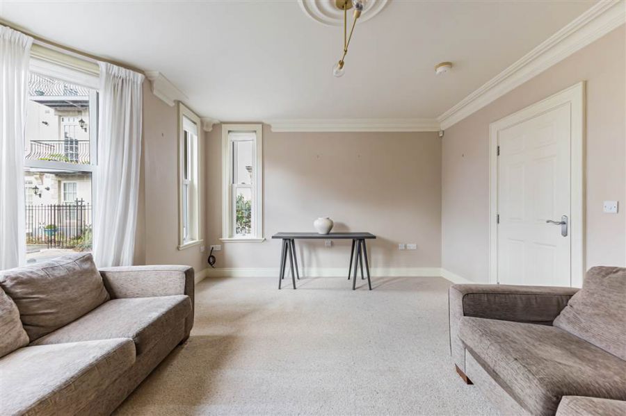 8 Danesfort Park North