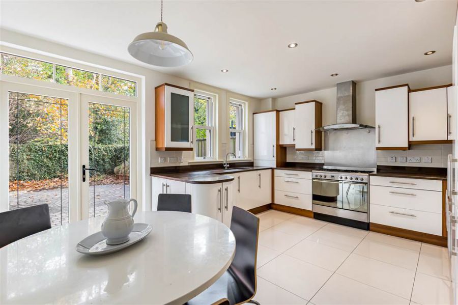 8 Danesfort Park North