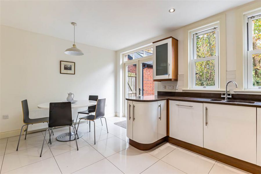 8 Danesfort Park North