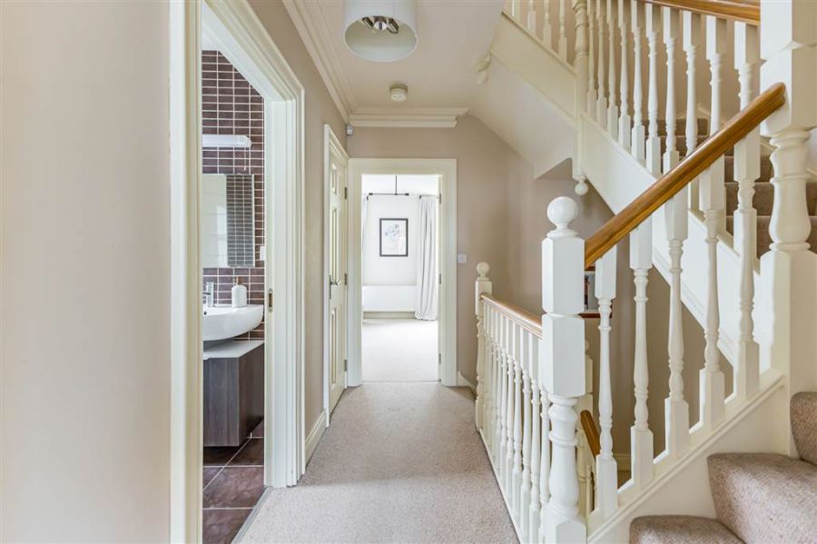 8 Danesfort Park North