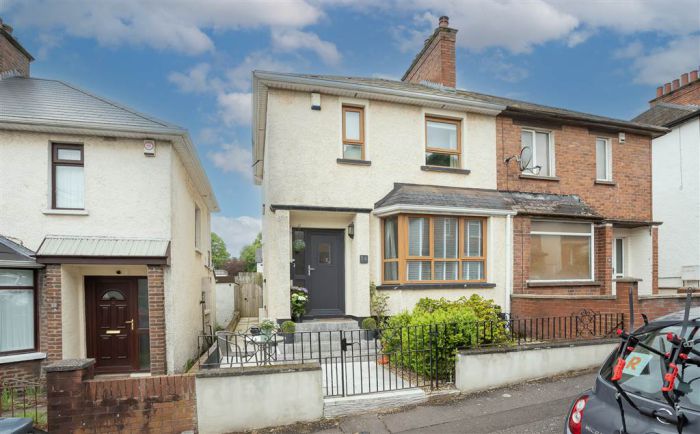 14 Mount Prospect Park, off lisburn road, belfast, BT9 7BG