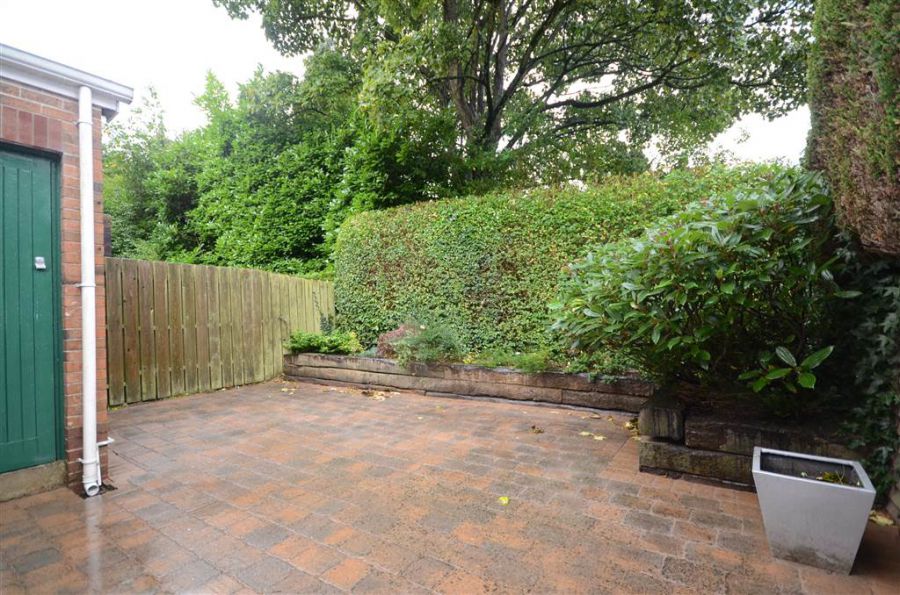 17 Broomhill Manor