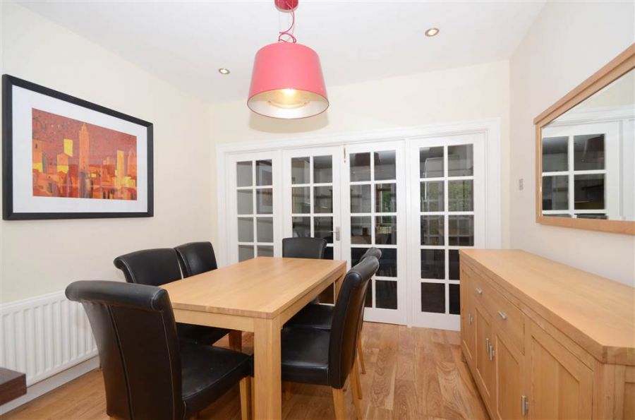17 Broomhill Manor
