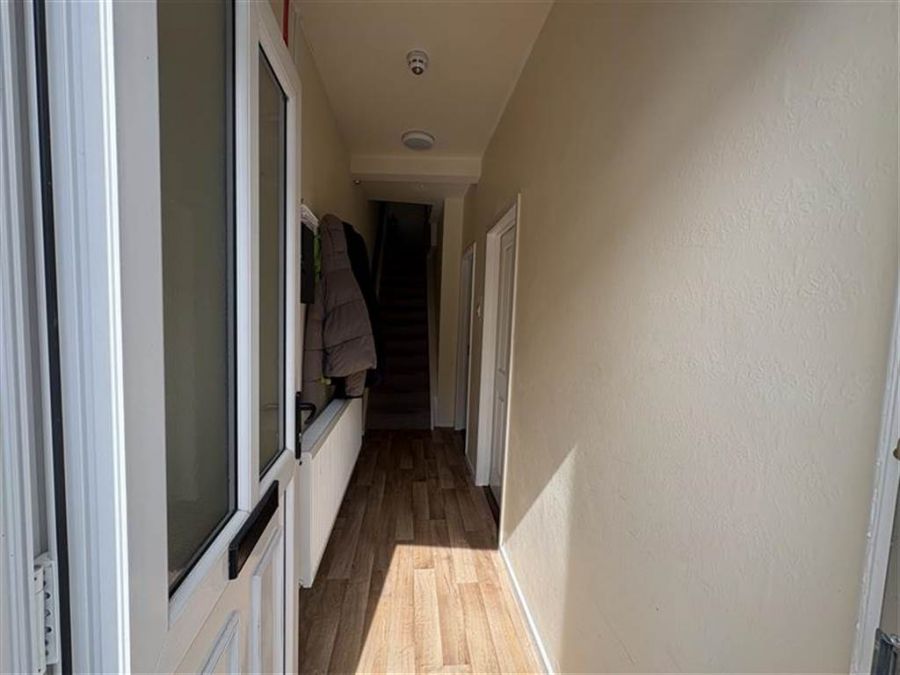 2 Sandhurst Drive