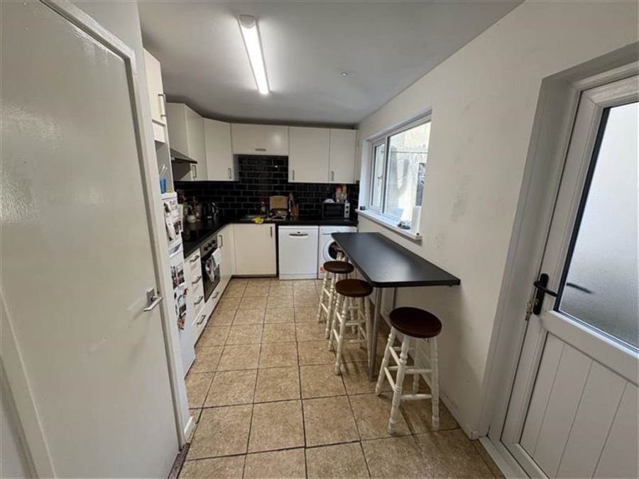 2 Sandhurst Drive