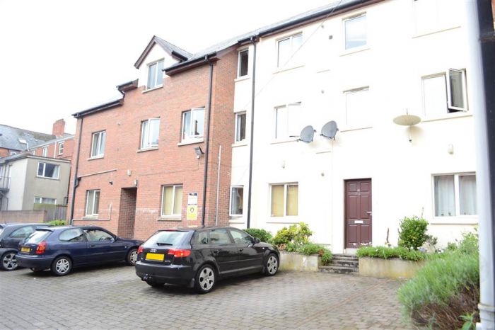 Apt 4,89 Eglantine Avenue, off malone road, belfast, BT9 6EW