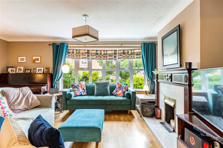 23 Oakwood Park