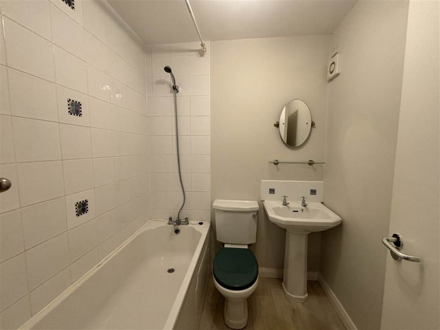 Apt 1 48 Rossmore Drive