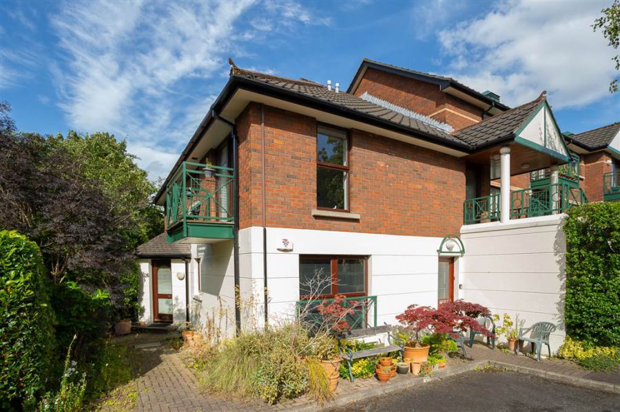 14 Ashleigh Manor