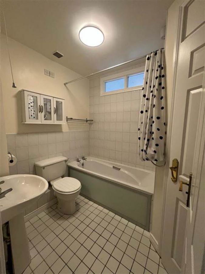 14 Ashleigh Manor