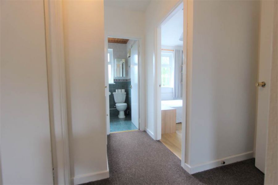 5c Windsor Close