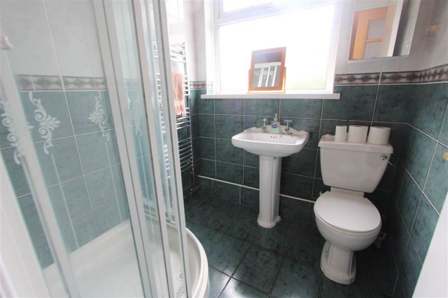 5c Windsor Close