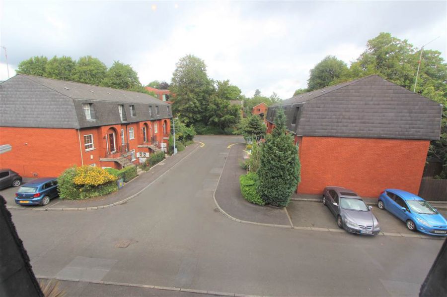 5c Windsor Close