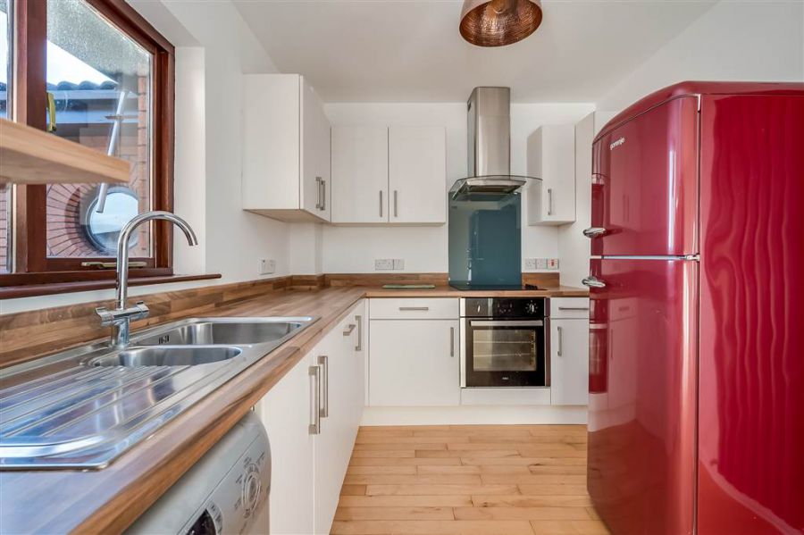 14 Lockside Court