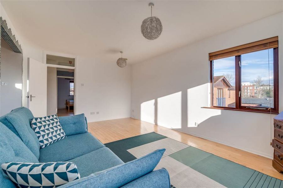 14 Lockside Court