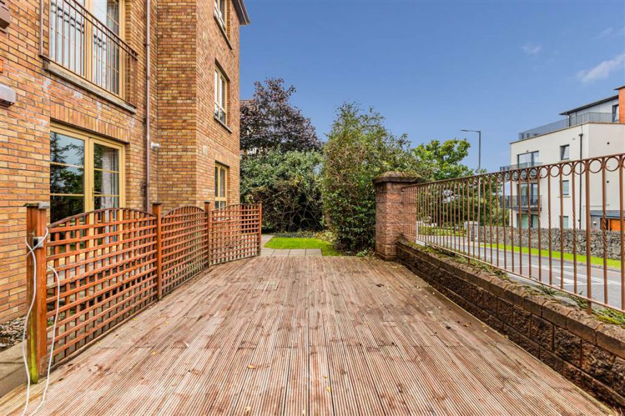 4 Forest Grove