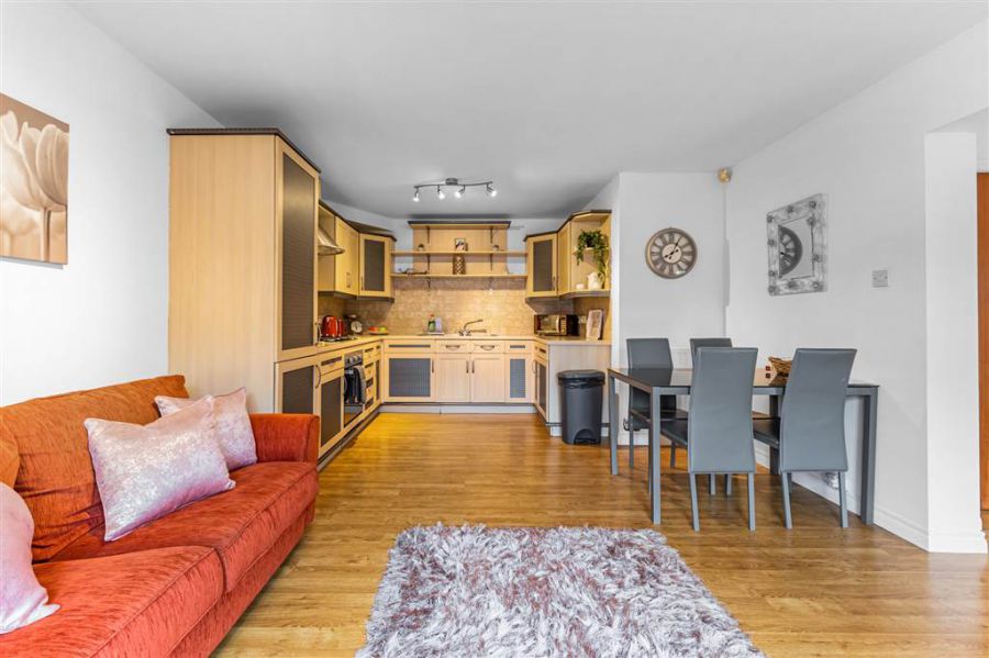 4 Forest Grove