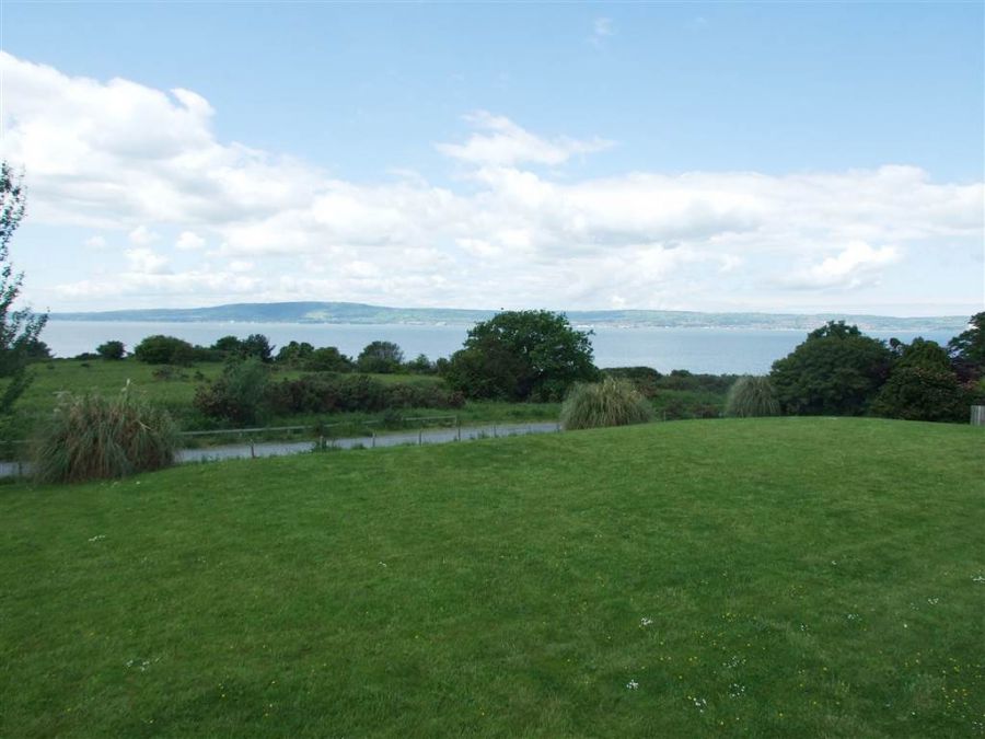 8 Rhanbuoy Gardens